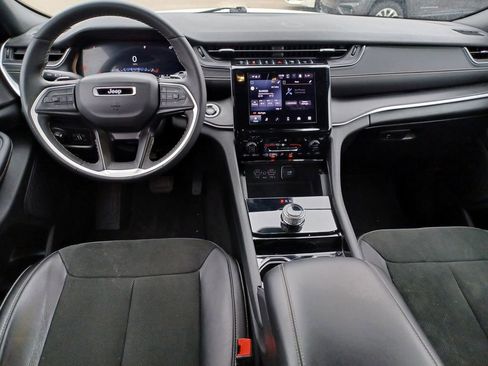 Used 2023 Jeep Grand Cherokee Altitude AWD/4WD image 28