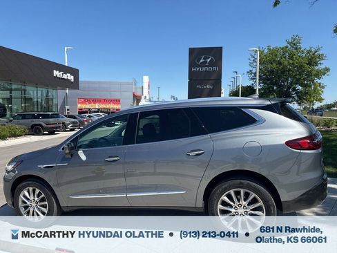 Used 2021 Buick Enclave Essence w/ Sound and Sites Package FWD image 9