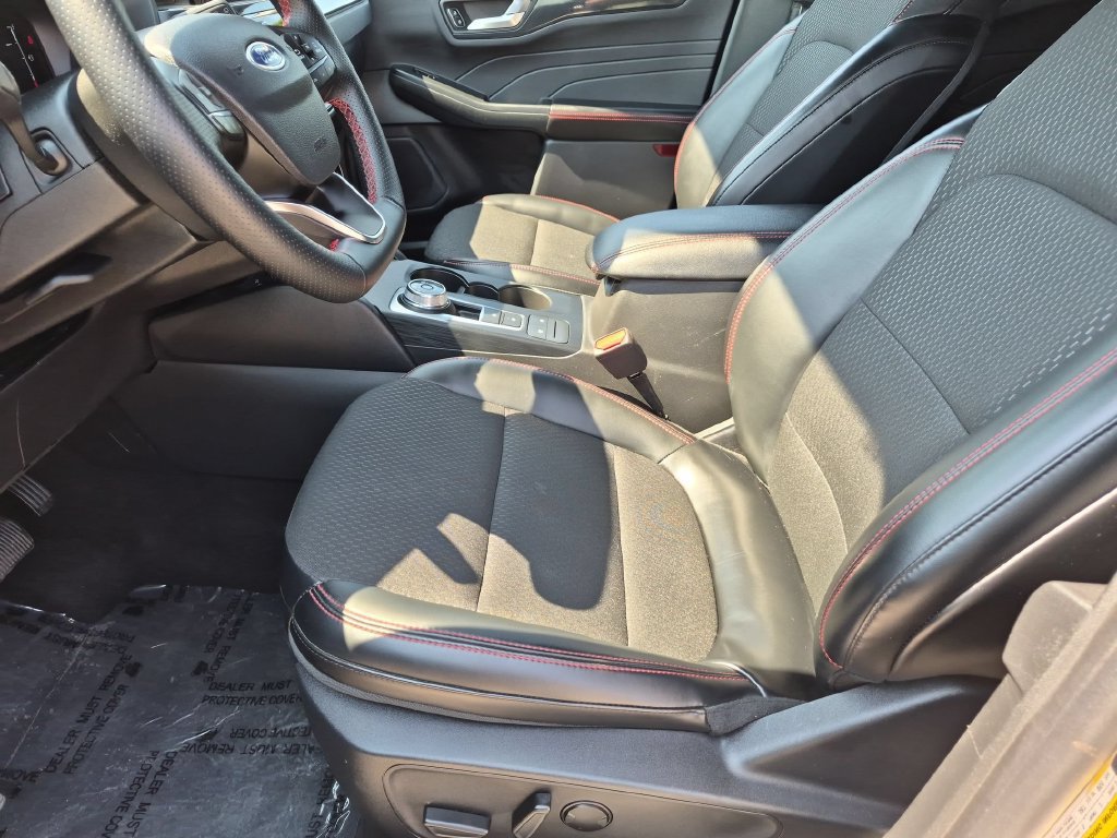 Used 2025 Ford Escape ST-Line AWD/4WD image 24