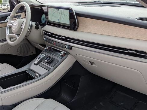Used 2024 Hyundai Palisade Limited FWD image 22