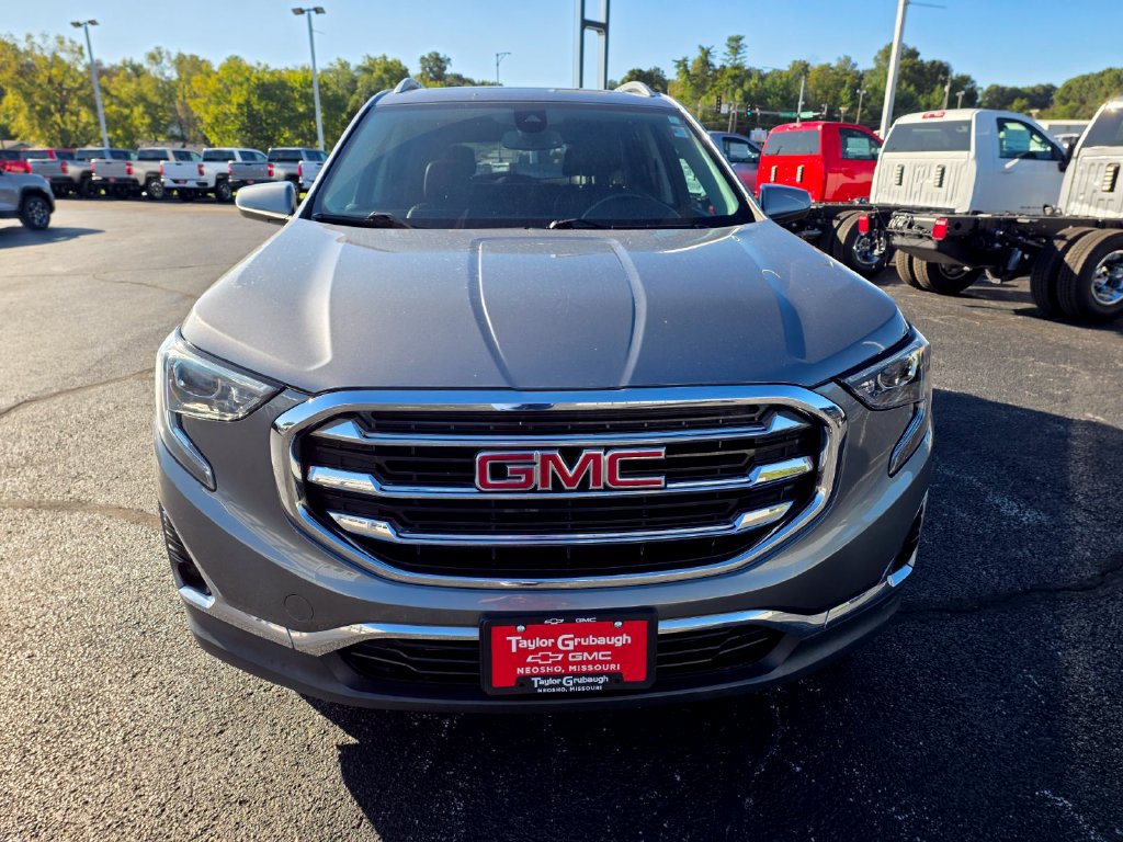 Used 2020 GMC Terrain SLT w/ Preferred Package FWD image 3