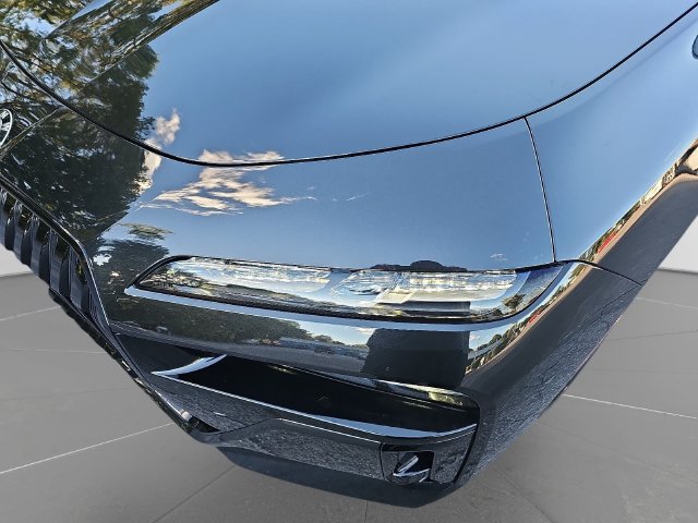 Used 2023 BMW 740i w/ Executive Package RWD image 35