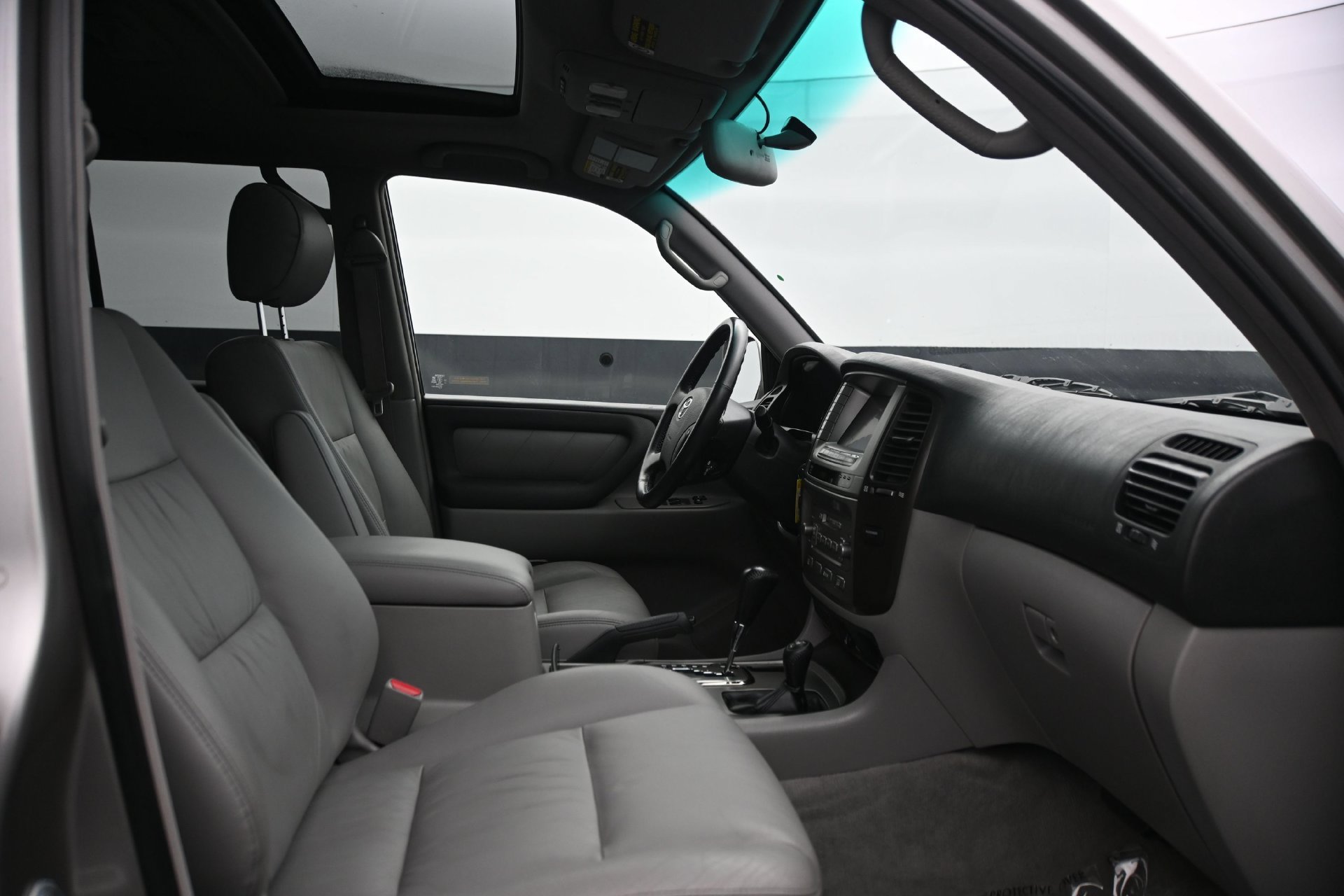 Used 2005 Toyota Land Cruiser AWD/4WD image 13