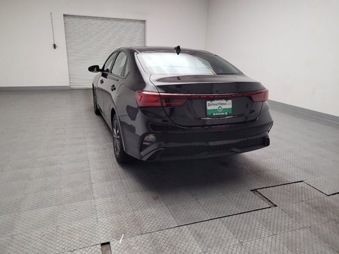 Used 2024 Kia Forte LXS w/ LXS Technology Package image 6