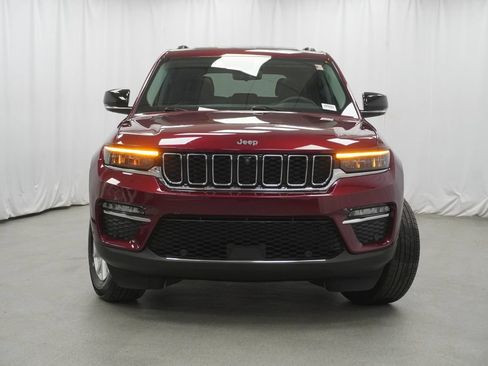 Used 2024 Jeep Grand Cherokee Limited w/ Luxury Tech Group II AWD/4WD image 8