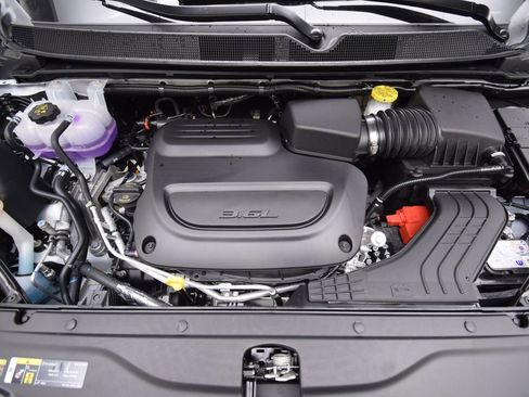 New 2026 Chrysler Voyager LX image 15