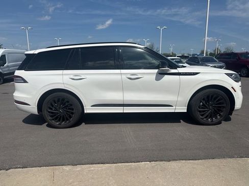 Used 2024 Lincoln Aviator Reserve w/ Equipment Group 201A image 2