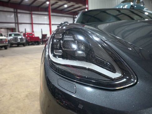 Used 2017 Porsche Panamera 4 image 29