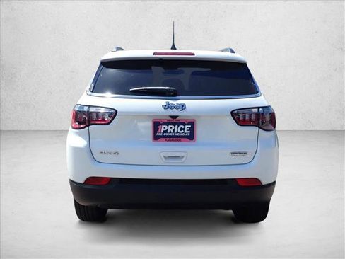 Used 2023 Jeep Compass Latitude AWD/4WD image 3
