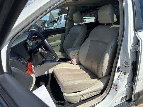 Used 2012 Subaru Outback 2.5i Limited w/ Moonroof Pkg AWD/4WD image 2