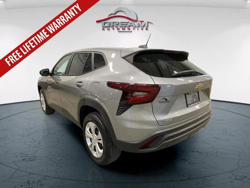 Used 2024 Chevrolet Trax LS FWD image 6