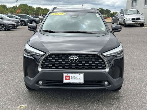 Used 2024 Toyota Corolla Cross XLE w/ Convenience Package AWD/4WD image 2