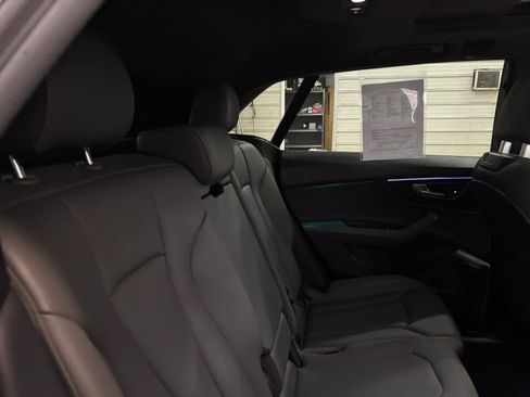 Used 2019 Audi Q8 Premium Plus w/ Premium Plus AWD/4WD image 32