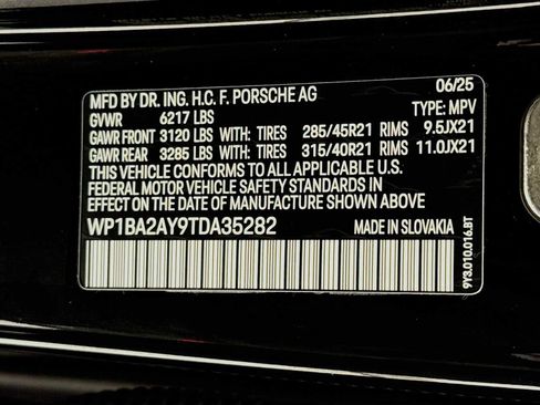 Certified 2026 Porsche Cayenne Coupe AWD/4WD image 32