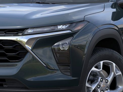 New 2026 Chevrolet Trax LS w/ LS Convenience Package FWD image 34