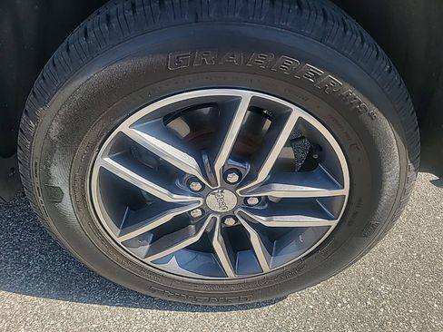 Used 2018 Jeep Grand Cherokee Limited w/ Luxury Group II RWD image 6