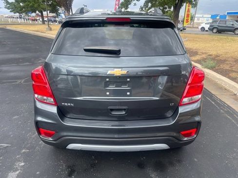 Used 2017 Chevrolet Trax LT w/ LT Convenience Package FWD image 5