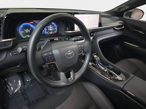 Used 2025 Toyota Crown Signia w/ Advanced Technology Package AWD/4WD image 19