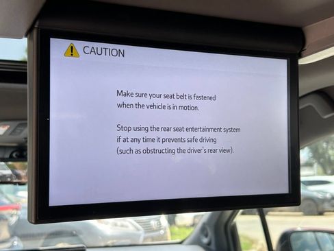 Certified 2023 Toyota Sienna Limited FWD image 25
