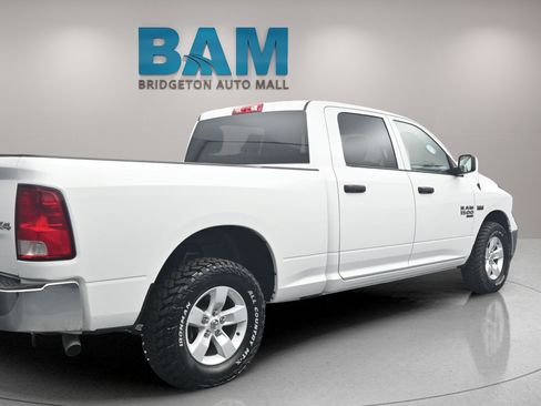 Used 2022 RAM 1500 Classic SLT w/ Protection Group AWD/4WD image 6