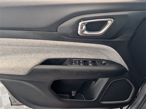 Used 2022 Jeep Compass Latitude image 29