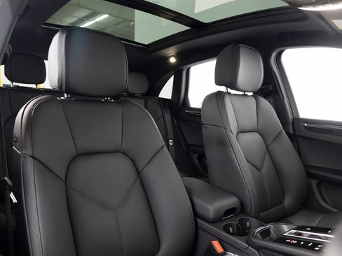 New 2026 Porsche Macan AWD/4WD image 28