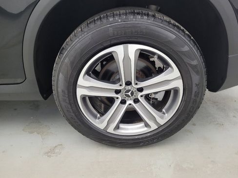 Used 2019 Mercedes-Benz GLC 350e 4MATIC w/ Premium Package image 31