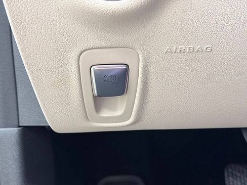 Used 2019 Mercedes-Benz E 300 image 44