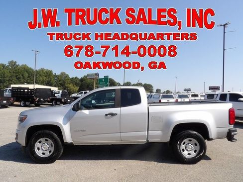 Used 2020 Chevrolet Colorado W/T RWD image 2