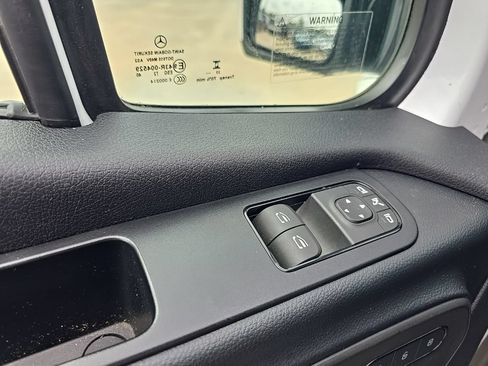 Used 2024 Mercedes-Benz Sprinter 2500 image 21
