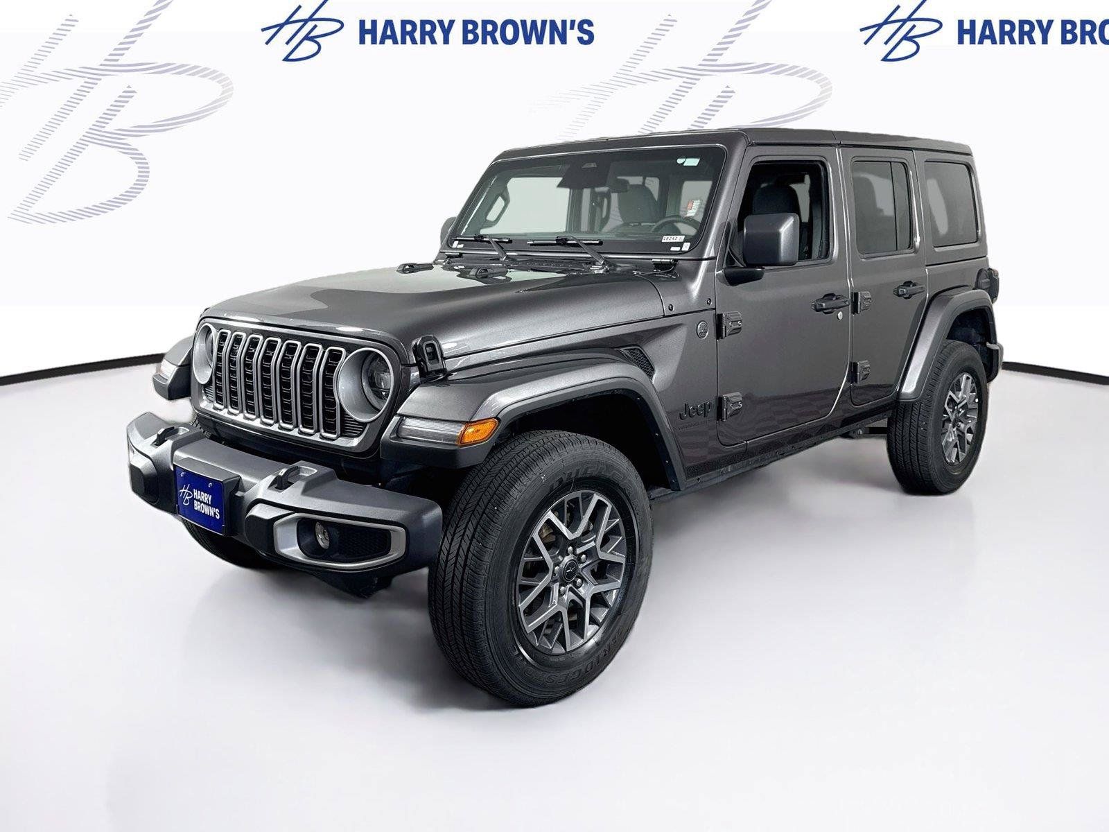 Used 2025 Jeep Wrangler Unlimited Sahara AWD/4WD image 1