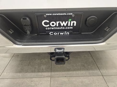 Used 2025 GMC Sierra 1500 SLT AWD/4WD image 17
