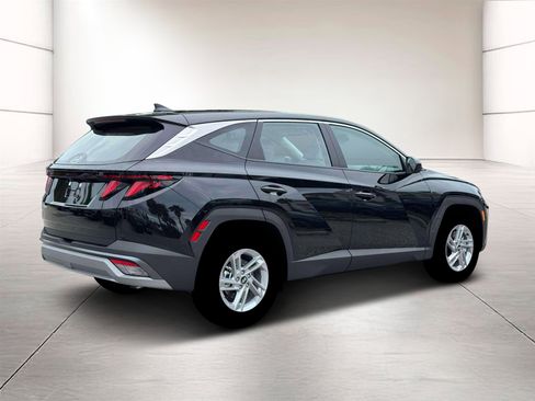 New 2026 Hyundai Tucson SE image 8