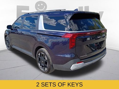 Used 2025 Kia Carnival EX FWD image 7