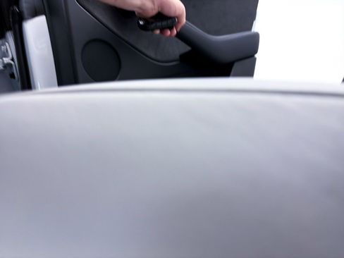 Used 2023 Tesla Model 3 Standard Range image 31