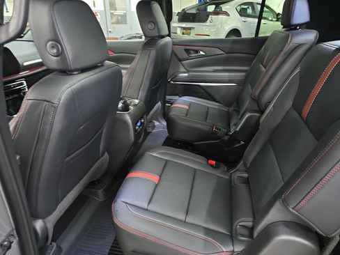 New 2026 Chevrolet Traverse RS w/ LPO, Floor Liner Package image 16
