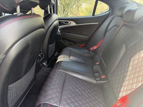 Used 2023 Genesis G70 3.3T w/ Sport Prestige Package image 11