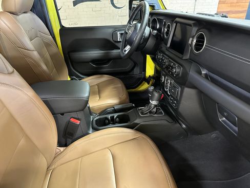 Used 2023 Jeep Wrangler Unlimited Sahara w/ Cold Weather Group AWD/4WD image 23