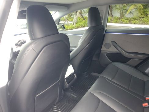 Used 2024 Tesla Model 3 Standard Range image 12