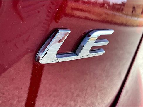 Used 2025 Toyota Corolla LE image 8