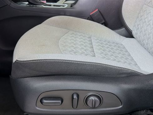 Used 2023 Chevrolet Equinox LT image 21