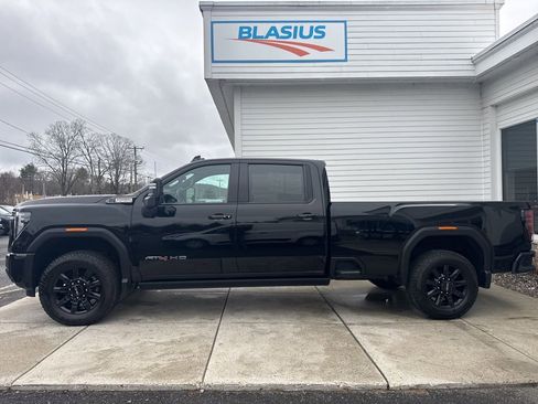 Used 2025 GMC Sierra 2500 AT4 w/ AT4 Premium Plus Package image 16