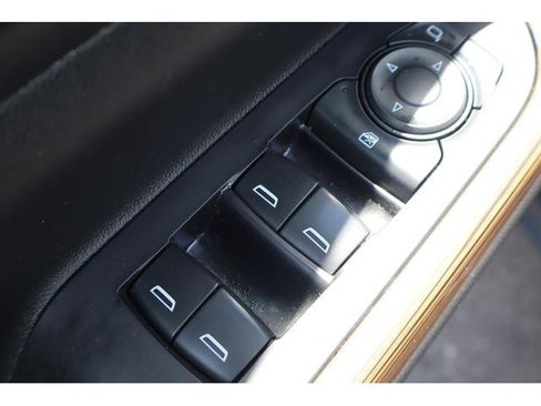 Used 2018 GMC Acadia SLE FWD image 13