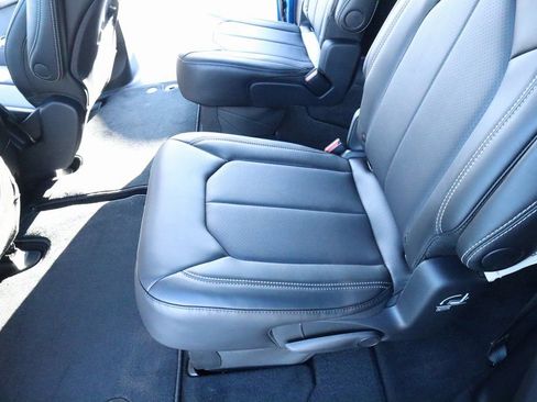 New 2026 Chrysler Pacifica Select FWD image 13