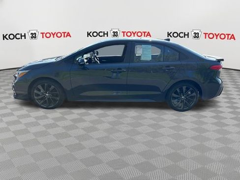 Used 2025 Toyota Corolla SE w/ SE Premium Package FWD image 4