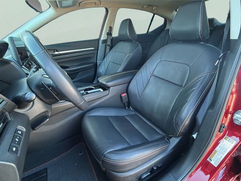 Used 2023 Nissan Altima 2.5 SR w/ SR Premium Package FWD image 12