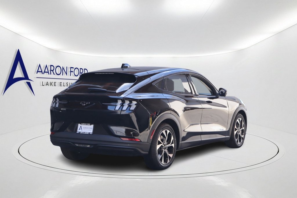 Used 2025 Ford Mustang Mach-E Select RWD image 4