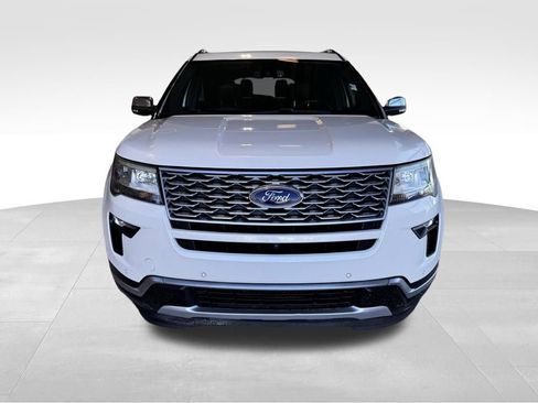 Used 2019 Ford Explorer Platinum image 2