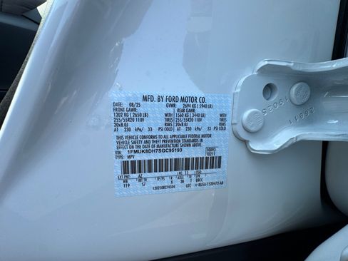 New 2025 Ford Explorer Active w/ Active Comfort Package image 34