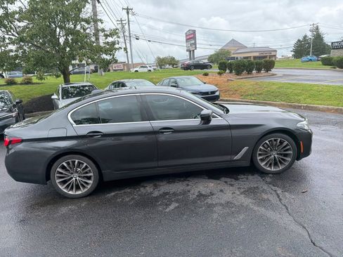 Used 2021 BMW 530i xDrive w/ Premium Package AWD/4WD image 18